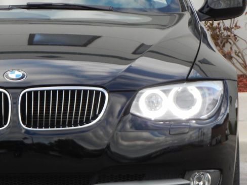 Used 2012 BMW 328i Convertible image 9