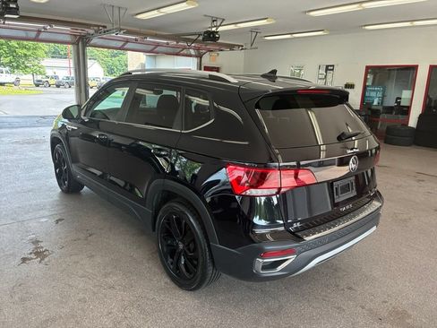 Used 2023 Volkswagen Taos SE w/ Panoramic Sunroof Package AWD/4WD image 20