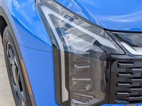 Used 2026 Kia Sportage EX FWD image 12