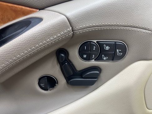 Used 2009 Mercedes-Benz SL 550 w/ Premium I Pkg image 20