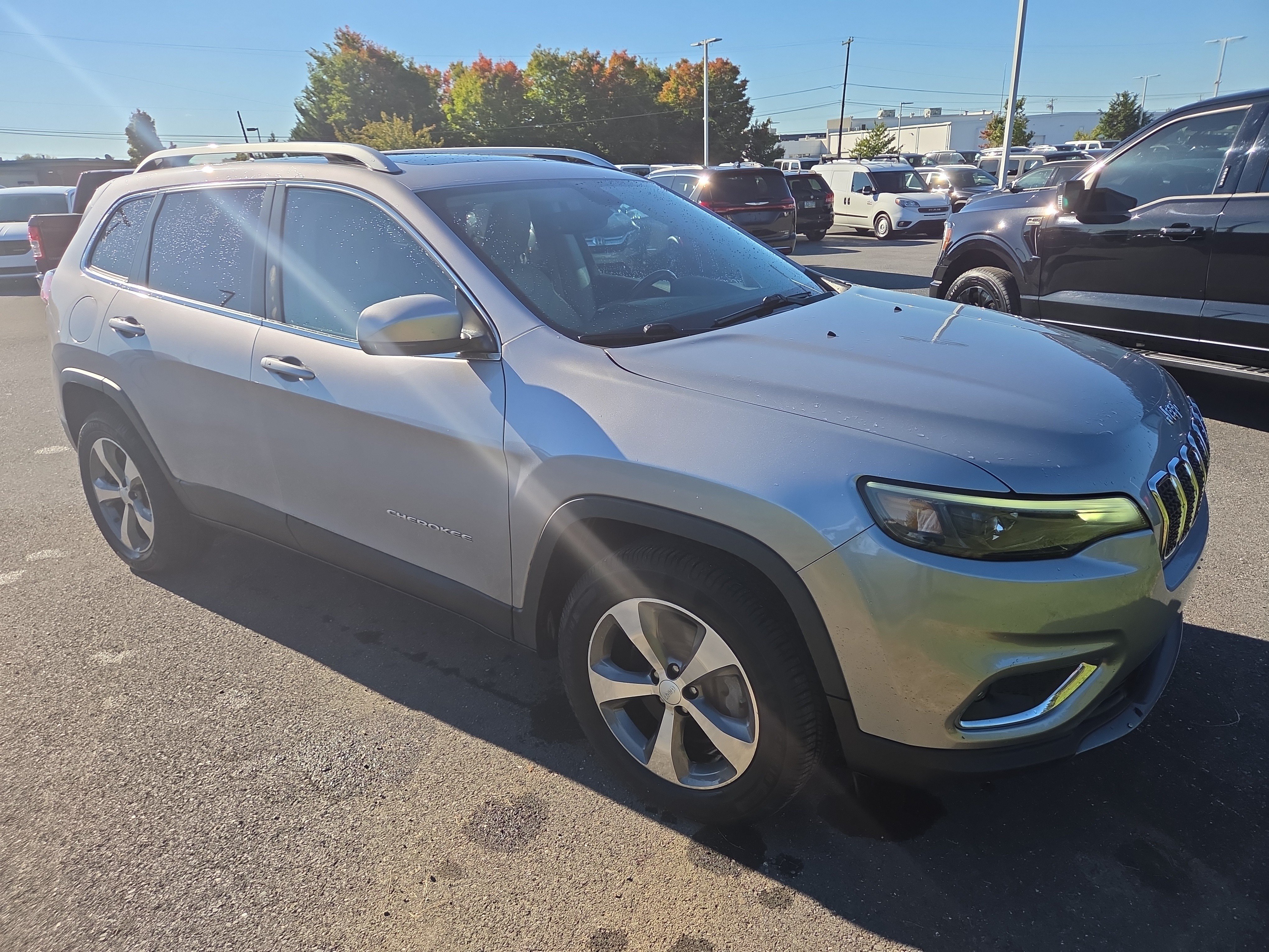 Used 2019 Jeep Cherokee Limited AWD/4WD image 18