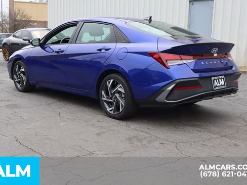 Used 2025 Hyundai Elantra Sport FWD image 9