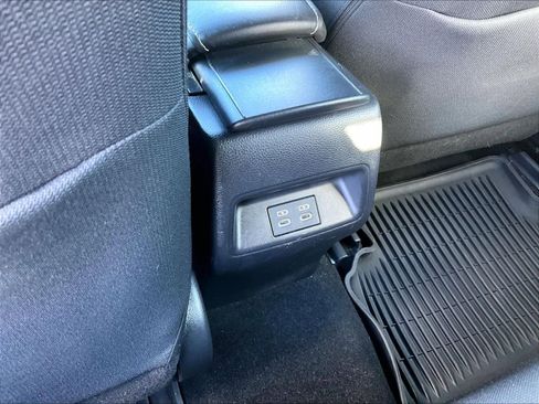 Used 2023 Toyota Corolla SE image 28