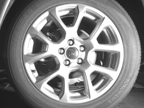 Used 2025 Jeep Compass Limited image 14