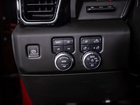 Used 2024 GMC Sierra 2500 Denali w/ Denali Reserve Package AWD/4WD image 32
