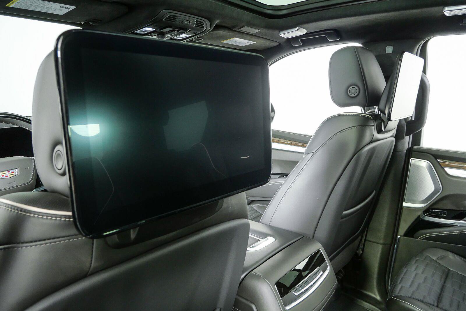 Used 2025 Cadillac Escalade Sport Platinum w/ LPO, ONYX Package AWD/4WD image 20