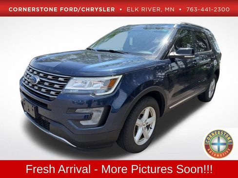 Used 2017 Ford Explorer XLT w/ Equipment Group 201A AWD/4WD image 1