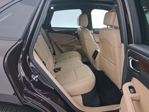 Used 2025 Porsche Macan Turbo AWD/4WD image 35