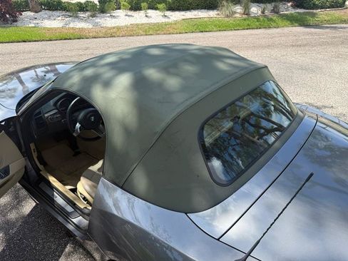 Used 2004 BMW Z4 2.5i RWD image 17