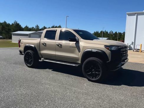 Used 2024 Chevrolet Colorado Trail Boss w/ Advanced Trailering Package image 2