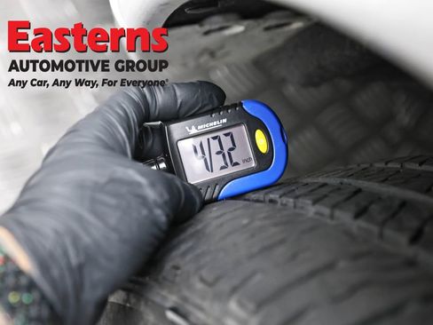 Used 2024 Dodge Durango GT RWD image 29