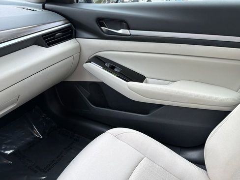 Used 2023 Nissan Altima 2.5 SV image 29