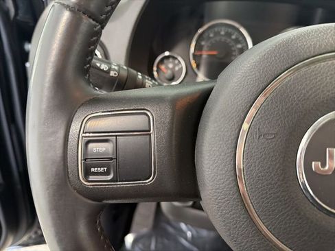 Used 2014 Jeep Compass Latitude w/ Sun/Sound Group image 11