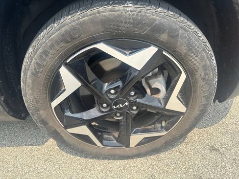 Certified 2024 Kia Seltos EX AWD/4WD image 9
