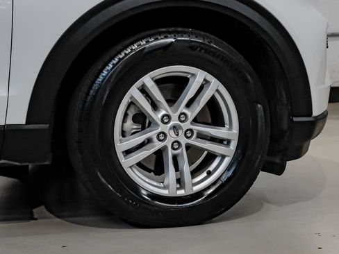 Used 2023 Ford Explorer XLT RWD image 57