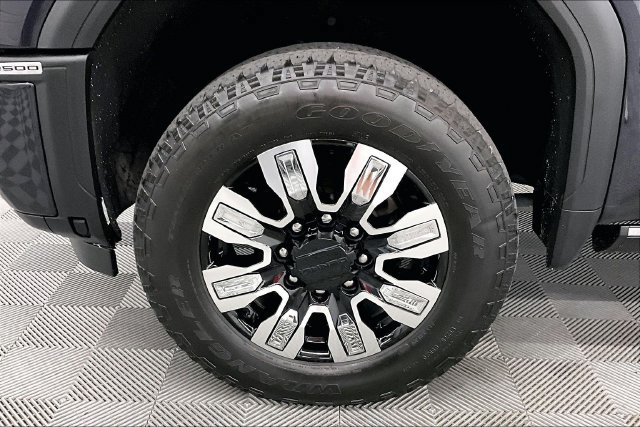 Used 2025 GMC Sierra 2500 Denali w/ Denali Reserve Package AWD/4WD image 10