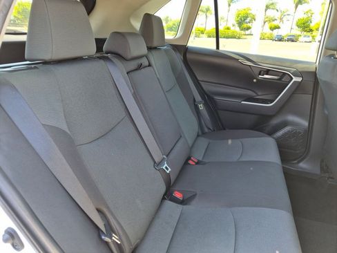 Used 2025 Toyota RAV4 XLE FWD image 18