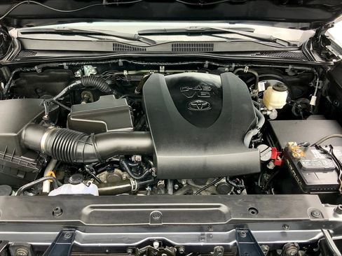 Used 2022 Toyota Tacoma SR5 image 30