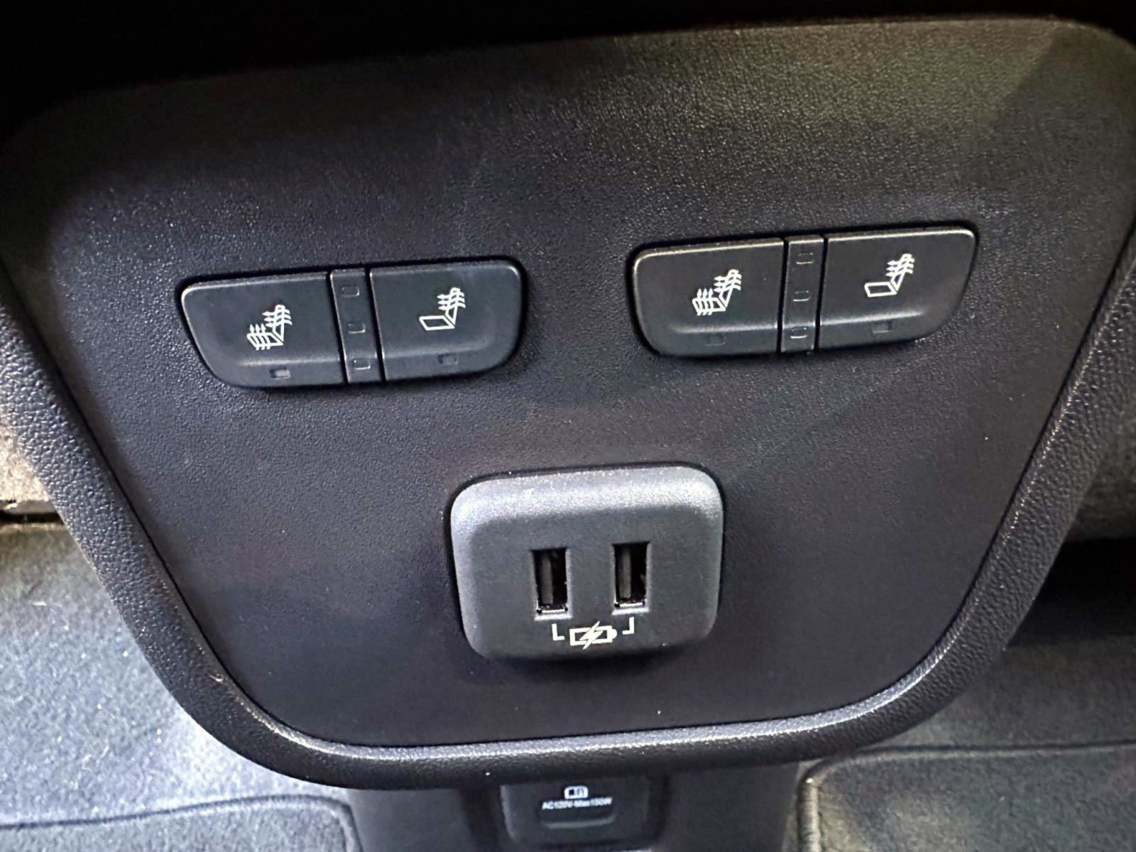 Used 2024 Chevrolet Equinox Premier AWD/4WD image 16
