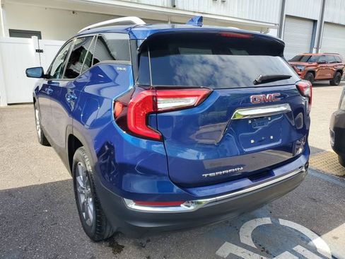 Used 2022 GMC Terrain SLT FWD image 3
