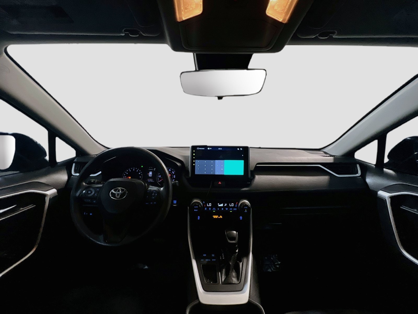 Used 2021 Toyota RAV4 XLE w/ Carpet Mat Package (TMS) FWD image 15