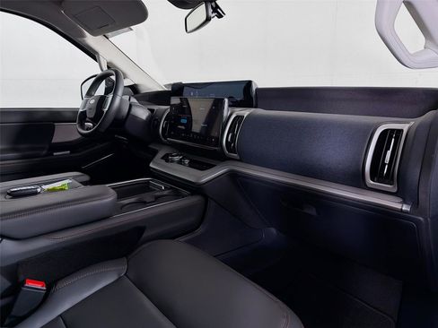 Used 2025 Ford Expedition Max Active image 31