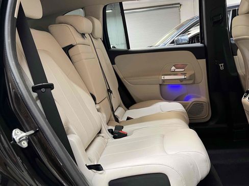 Used 2020 Mercedes-Benz GLB 250 image 24