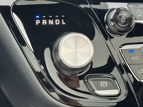 New 2026 Chrysler Pacifica Select image 20