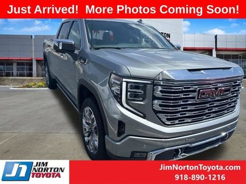 Used 2025 GMC Sierra 1500 Denali AWD/4WD image 3