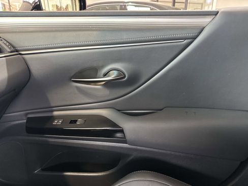 Used 2023 Lexus ES 350 F Sport w/ Accessory Package (Z2) image 21