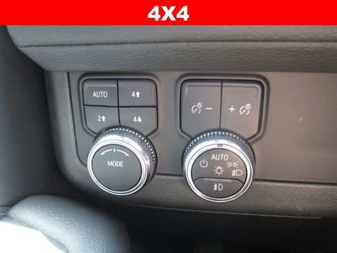 Certified 2023 GMC Yukon Denali AWD/4WD image 31