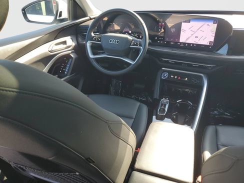 Used 2025 Audi Q5 Premium w/ Convenience Package AWD/4WD image 11