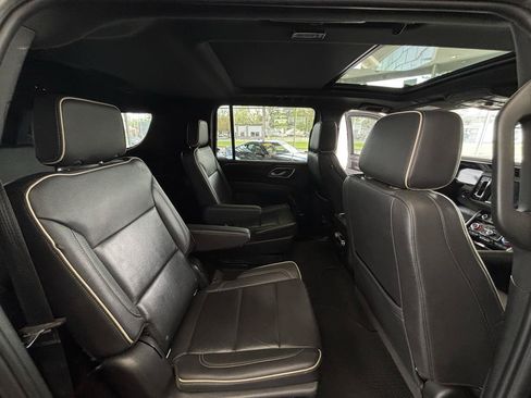 Used 2023 GMC Yukon XL Denali AWD/4WD image 39