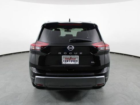 Certified 2026 Nissan Rogue SL FWD image 10