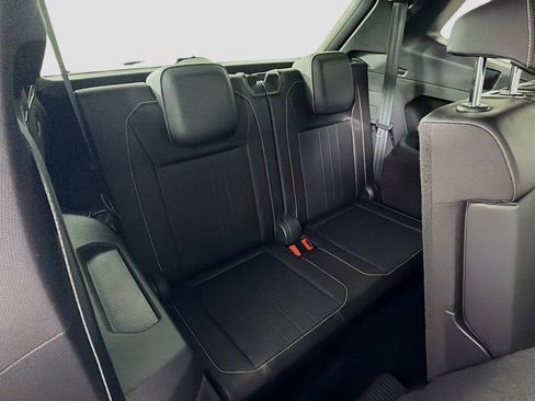 Certified 2023 Volkswagen Tiguan SE R-Line FWD image 27