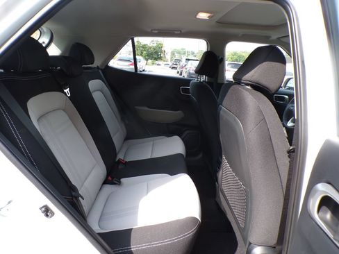 New 2026 Hyundai Venue SEL FWD image 17