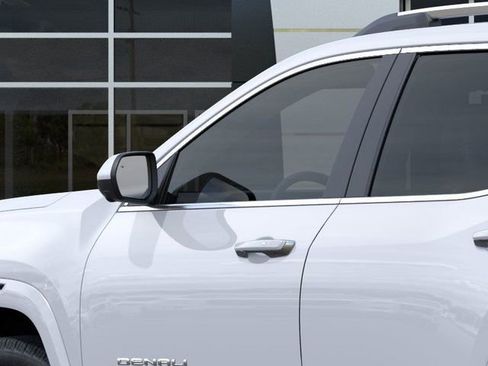 New 2026 GMC Terrain Denali w/ LPO, Floor Liner Package image 12