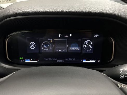 Used 2024 Jeep Wagoneer Series II image 19