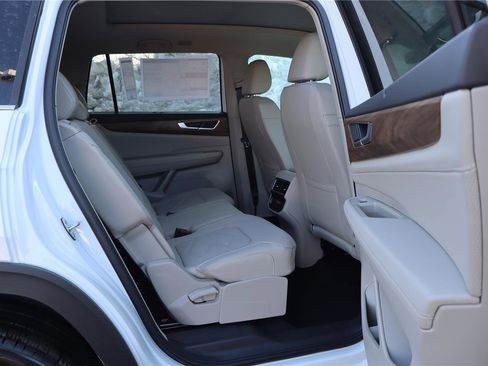 New 2026 Volkswagen Atlas SE image 30