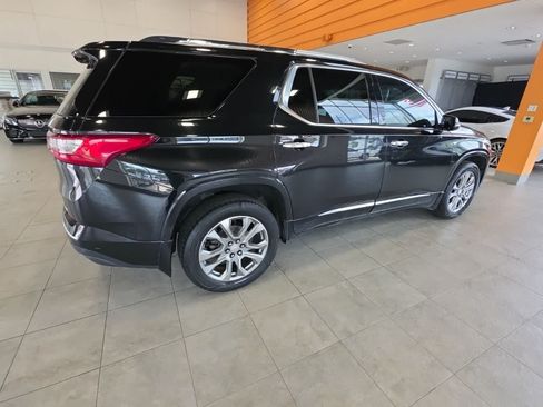 Used 2019 Chevrolet Traverse Premier w/ LPO, Cargo Package AWD/4WD image 7