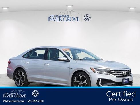 Used 2020 Volkswagen Passat 2.0T R-Line FWD image 1