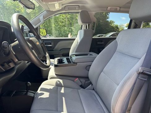 Used 2018 Chevrolet Silverado 1500 Custom w/ Custom Value Package AWD/4WD image 31
