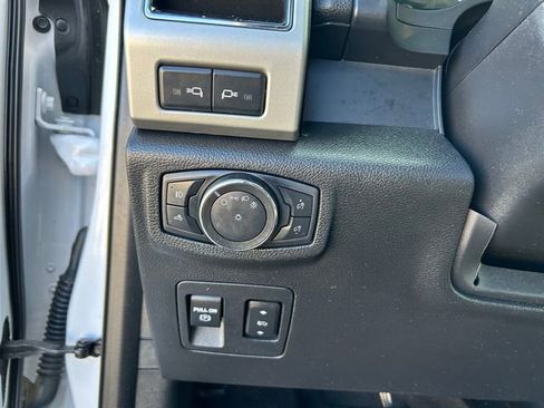 Used 2020 Ford F150 Lariat w/ Equipment Group 502A Luxury image 15