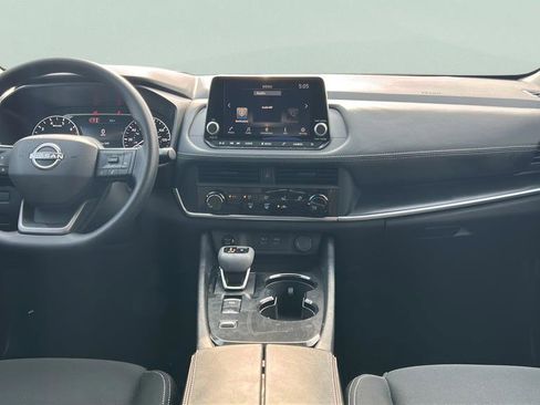Used 2026 Nissan Rogue S FWD image 17