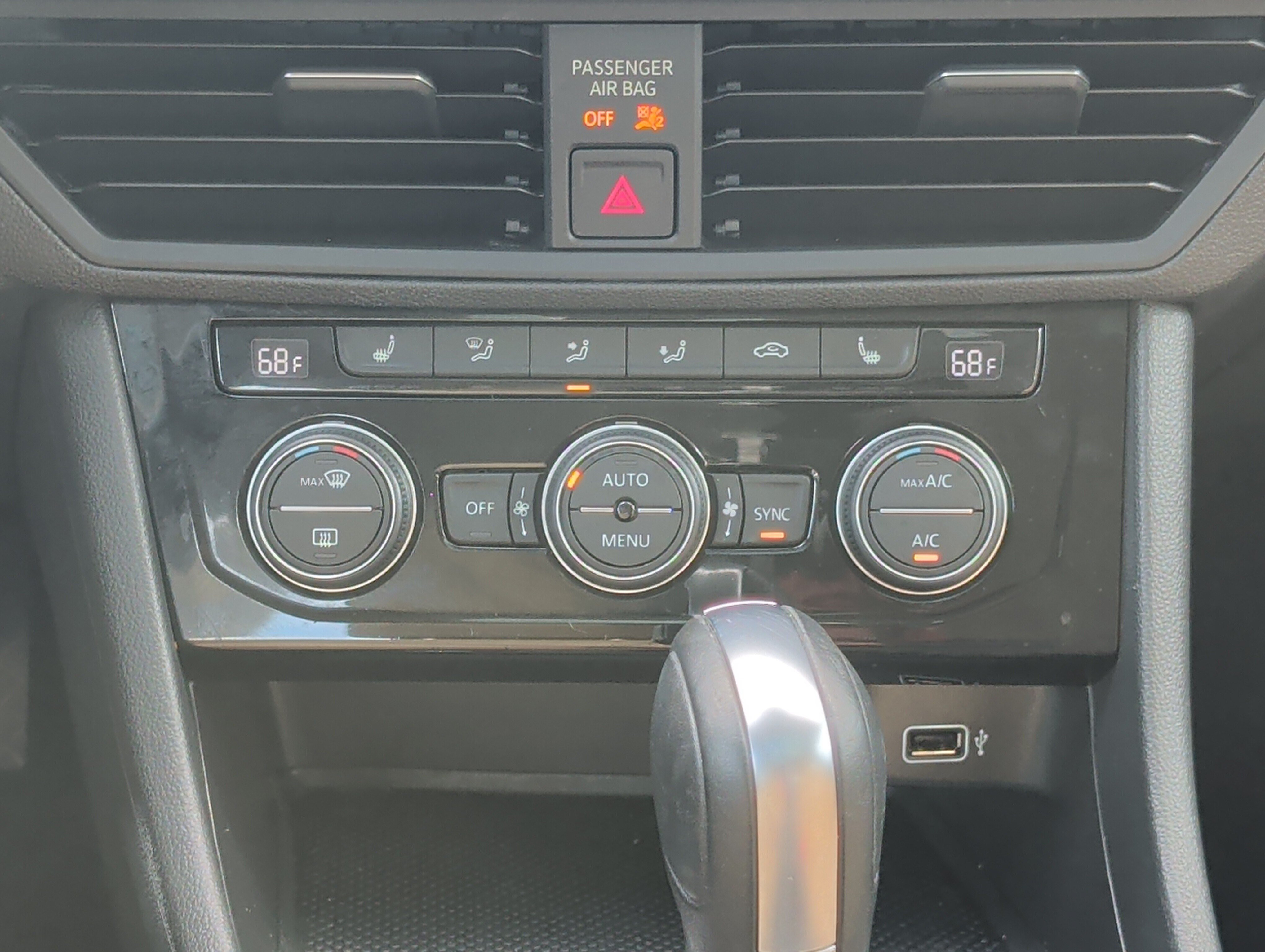 Used 2019 Volkswagen Jetta SE FWD image 24