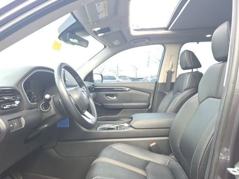 Used 2025 Honda Pilot Touring image 25