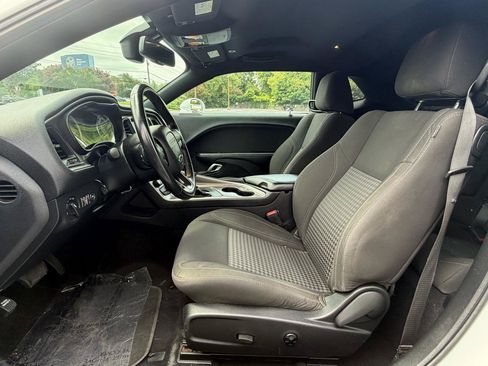 Used 2021 Dodge Challenger SXT RWD image 12