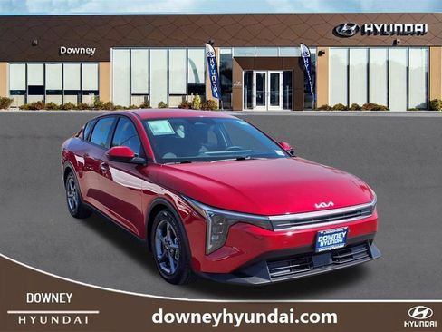 Used 2025 Kia K4 FWD image 3