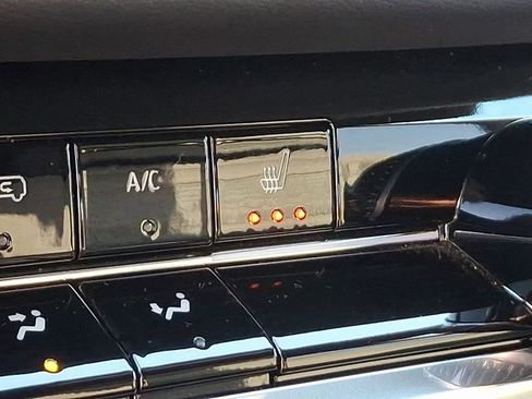 Used 2025 Chevrolet Equinox LT w/ Safety and Technology Package image 29