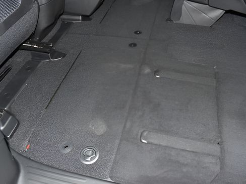 New 2026 Chrysler Pacifica Select AWD/4WD image 31